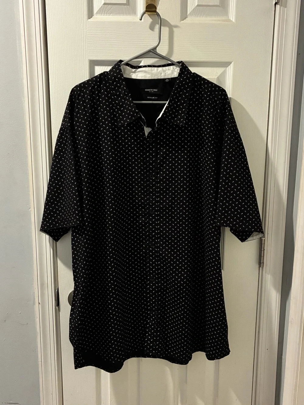 Kenneth Cole Women’s Button Down Shirt.  Size 4X. $10